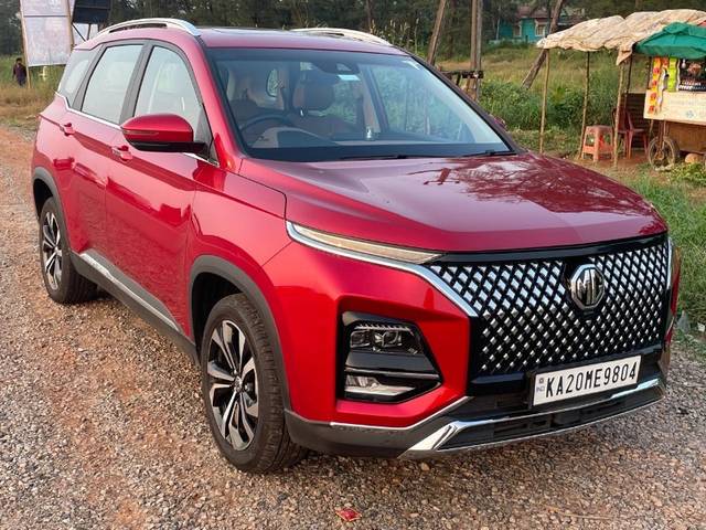 https://images10.gaadi.com/usedgaadi-sellcar/UsedCar/f52eda03a/54366cdf-b6b7-45ac-b1c5-a3550835480e.jpeg?imwidth=6400