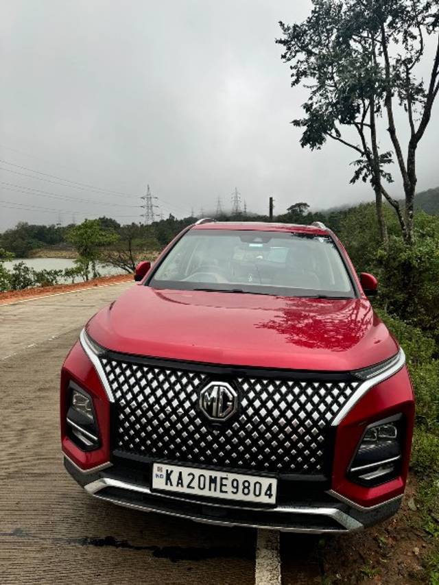 https://images10.gaadi.com/usedgaadi-sellcar/UsedCar/f52eda03a/59cf62e5-64ec-4dce-a284-ce5ce0a10391.jpeg?imwidth=6401