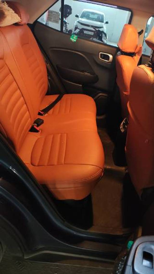 https://images10.gaadi.com/usedgaadi-sellcar/UsedCar/f52ee824a/2013e8ef-1bf6-4b73-8c1e-dc2194226fc0.jpg?imwidth=6402