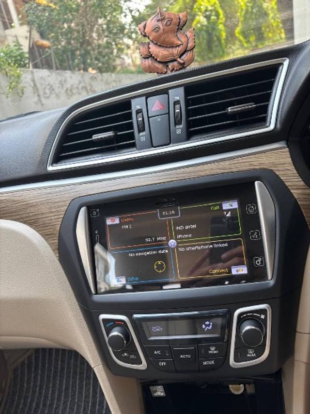 https://images10.gaadi.com/usedgaadi-sellcar/UsedCar/f52f4bd3a/5954da45-1c4a-4d06-9d56-1506631745a8.jpeg?imwidth=6402