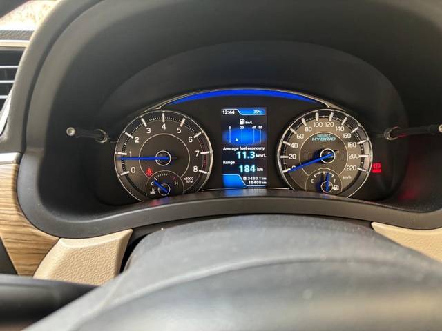 https://images10.gaadi.com/usedgaadi-sellcar/UsedCar/f52f4bd3a/8c9c92a1-2783-4c6a-87a5-fb9a9c0a7c83.jpeg?imwidth=6401