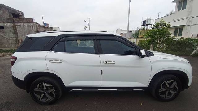 https://images10.gaadi.com/usedgaadi-sellcar/UsedCar/f52facada/02507d88-7003-4903-8e50-0733ee5e7552.jpg?imwidth=6401