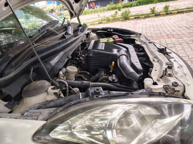 https://images10.gaadi.com/usedgaadi-sellcar/UsedCar/f53035eca/b67ed3b1-e2d0-42fe-9a71-07d5f24bad2a.jpg?imwidth=6402