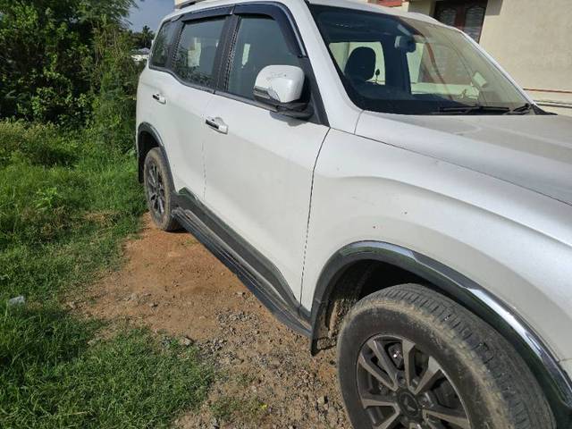 https://images10.gaadi.com/usedgaadi-sellcar/UsedCar/f53056a3a/84bfaa73-6ea0-40d8-9a3e-3075cdf48120.jpg?imwidth=6400