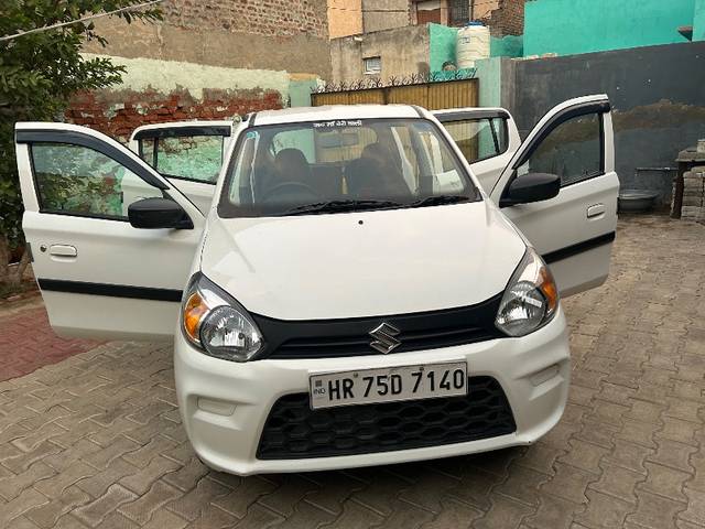 https://images10.gaadi.com/usedgaadi-sellcar/UsedCar/f5306abaa/fb509e0b-52fa-4865-86cd-2d6730772fc2.jpeg?imwidth=6402