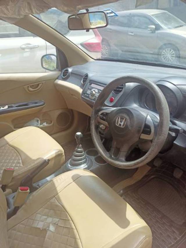 https://images10.gaadi.com/usedgaadi-sellcar/UsedCar/f5308c57a/dd8dbb27-a533-4241-a96f-c949b8e70851.jpg?imwidth=6401