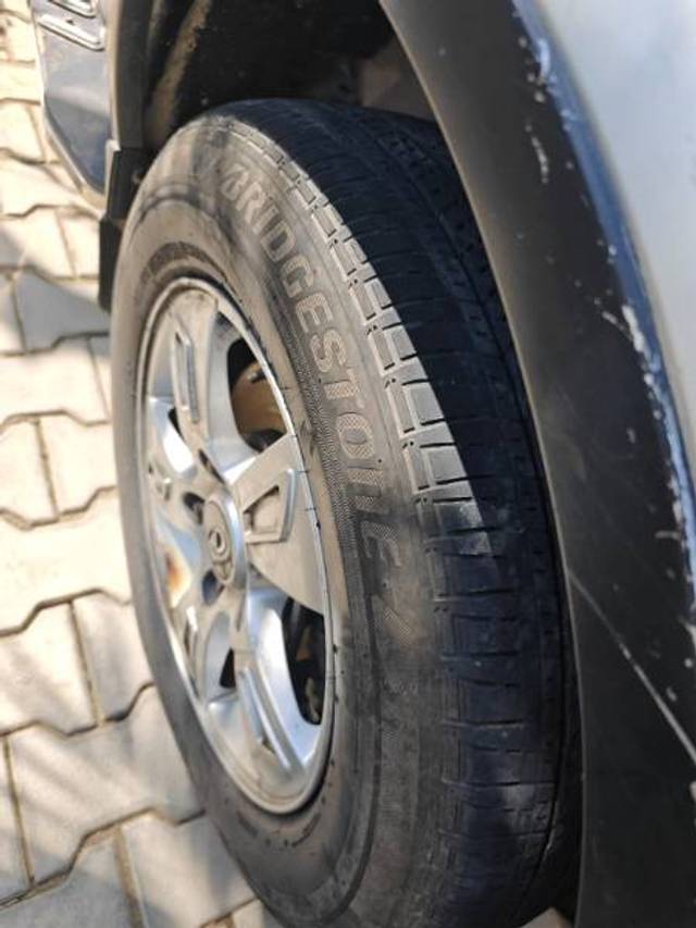 https://images10.gaadi.com/usedgaadi-sellcar/UsedCar/f530e0d0a/c64b7b10-91d7-43d7-b101-d5a95e8ac08d.jpg?imwidth=6400