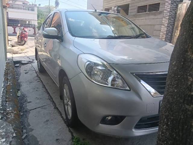 https://images10.gaadi.com/usedgaadi-sellcar/UsedCar/f530ee59a/4aee5ffe-0811-4d42-9fcd-cc8a5fb58d98.jpg?imwidth=6400