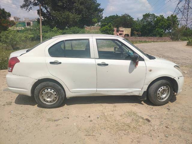 https://images10.gaadi.com/usedgaadi-sellcar/UsedCar/f531450ba/2447ccde-9356-4ddf-8e68-aced71eccfd5.jpeg?imwidth=6401