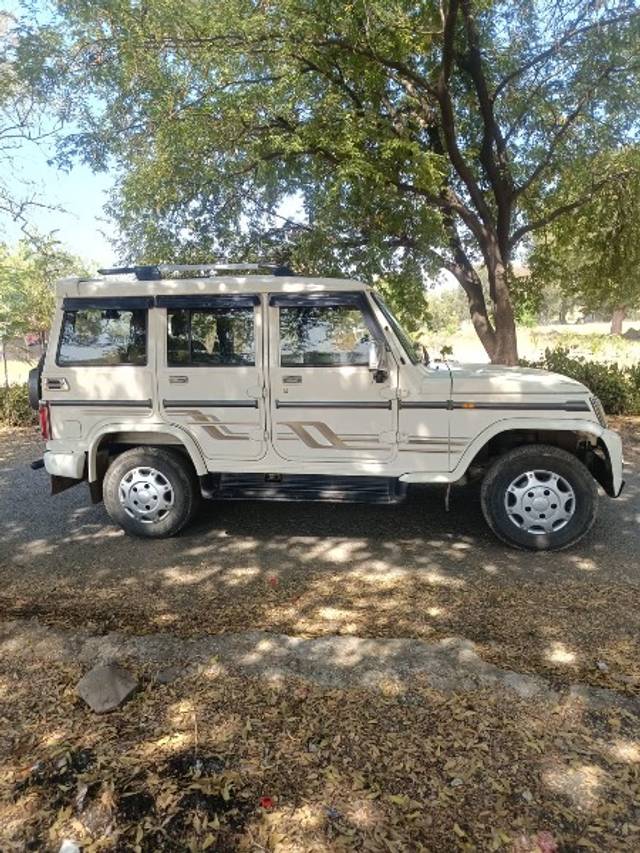 https://images10.gaadi.com/usedgaadi-sellcar/UsedCar/f5317637a/af788e67-e25c-486d-96f5-901c390b88ce.jpeg?imwidth=6401