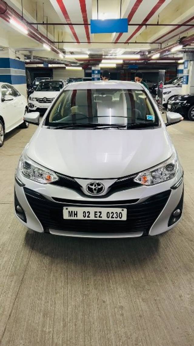 https://images10.gaadi.com/usedgaadi-sellcar/UsedCar/f531a6dba/82aeb140-8af3-469b-ad4b-b8a287c0cbf7.jpeg?imwidth=6401