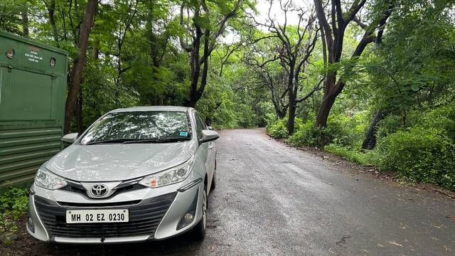 https://images10.gaadi.com/usedgaadi-sellcar/UsedCar/f531a6dba/929d17ed-28cf-46f1-a910-0c0cf3e9fb6b.jpeg?imwidth=6400