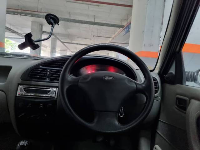 https://images10.gaadi.com/usedgaadi-sellcar/UsedCar/f532009ba/b193a939-ecb8-49f6-bcff-4ec4a73c6d90.jpg?imwidth=6401
