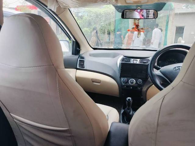 https://images10.gaadi.com/usedgaadi-sellcar/UsedCar/f532c5d3a/04e6e759-2d93-46e6-b63a-ca4a89b169c9.jpg?imwidth=6402