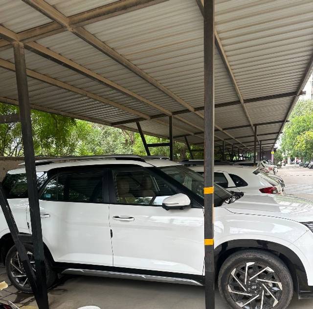 https://images10.gaadi.com/usedgaadi-sellcar/UsedCar/f532f7d3a/aed4789a-0f2a-48af-969c-da2998dbc115.jpeg?imwidth=6401