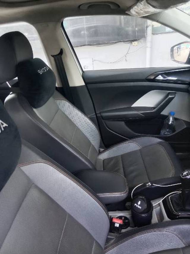 https://images10.gaadi.com/usedgaadi-sellcar/UsedCar/f53307d9a/6e710759-e142-4e8c-922b-3f677df58a37.jpg?imwidth=6401