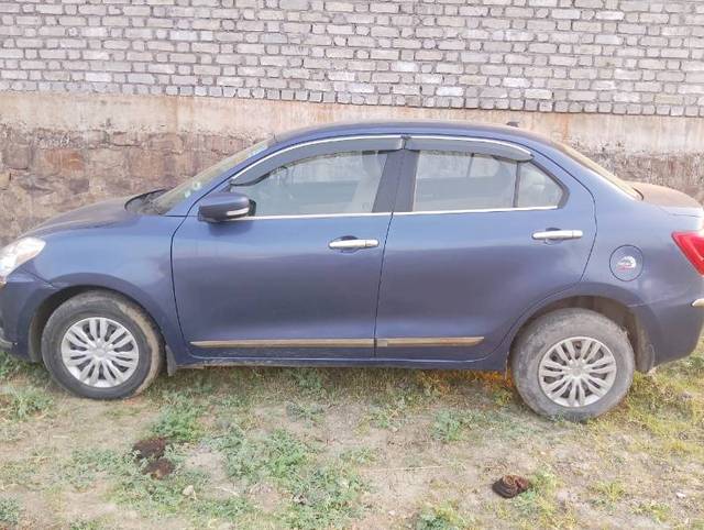https://images10.gaadi.com/usedgaadi-sellcar/UsedCar/f5330ac2a/9055c2fe-44ec-430a-8e46-707f9dc80f8b.jpg?imwidth=6402