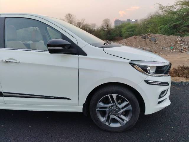 https://images10.gaadi.com/usedgaadi-sellcar/UsedCar/f5330f36a/f090885b-7f50-4010-a4ae-6f52312467a7.jpg?imwidth=6400