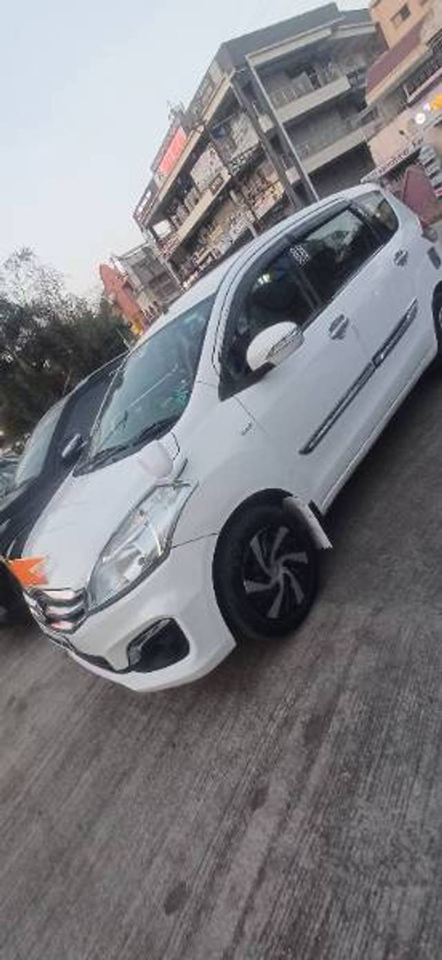 https://images10.gaadi.com/usedgaadi-sellcar/UsedCar/f5335e72a/92d5c596-395e-4d61-8104-cfcda9010f41.jpg?imwidth=6402