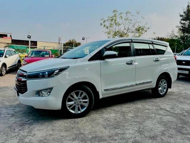 https://images10.gaadi.com/usedgaadi-sellcar/UsedCar/f5343525a/3dd4df56-f1ef-4f3f-b61a-6875480876c4.jpeg?imwidth=6401