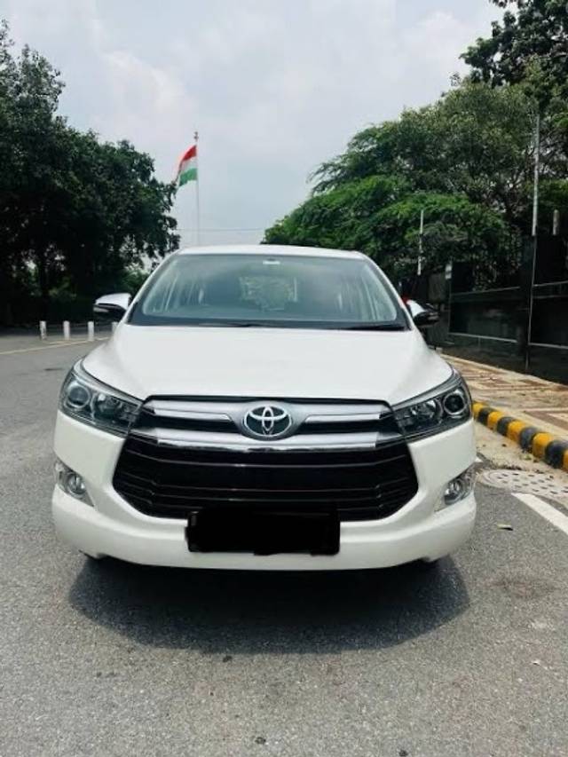 https://images10.gaadi.com/usedgaadi-sellcar/UsedCar/f5343525a/78d4e125-fb4d-4329-8aa6-b1741f8fae5d.jpeg?imwidth=6400