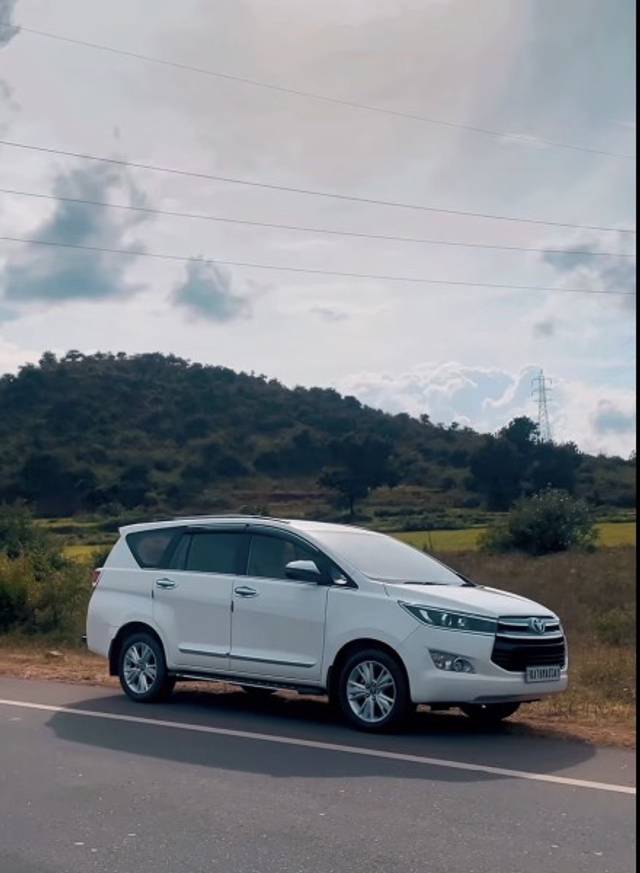 https://images10.gaadi.com/usedgaadi-sellcar/UsedCar/f5343525a/b0ed96bf-3a59-4eb6-9d9b-c3dd9f441dc2.jpeg?imwidth=6401