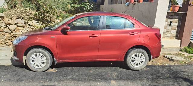 https://images10.gaadi.com/usedgaadi-sellcar/UsedCar/f5345e90a/9cdb4acd-9f9f-4a90-b0ea-581367b1f6d2.jpg?imwidth=6402