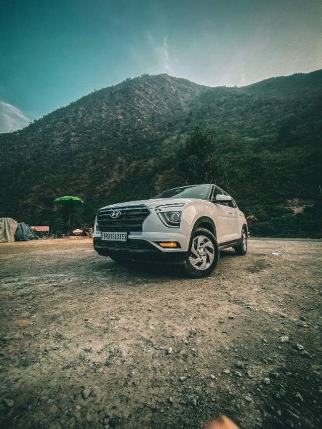 https://images10.gaadi.com/usedgaadi-sellcar/UsedCar/f5347a7aa/b0c5a7a8-e46c-4971-9836-64a306d82c3c.jpeg?imwidth=6402