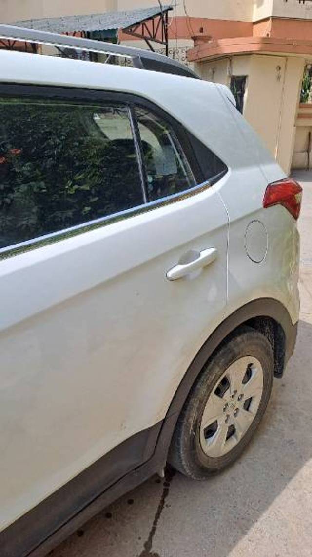 https://images10.gaadi.com/usedgaadi-sellcar/UsedCar/f5349728a/f2716fa4-5ac7-44be-9326-25478a8fffd9.jpg?imwidth=6402