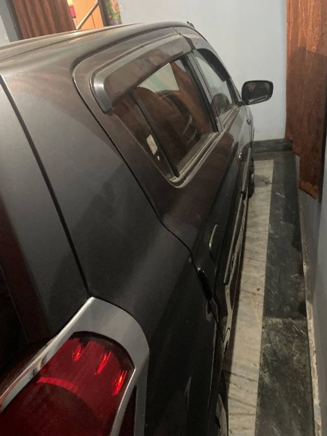 https://images10.gaadi.com/usedgaadi-sellcar/UsedCar/f534c112a/dc2ba330-4317-4d91-9a54-b2f0c8d1bd0f.jpg?imwidth=6402