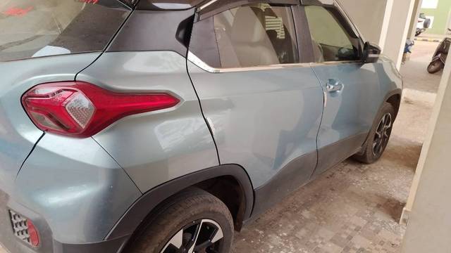 https://images10.gaadi.com/usedgaadi-sellcar/UsedCar/f534cbf2a/0ee991f4-d284-4592-8d18-bfaaaaaa3cc1.jpg?imwidth=6400