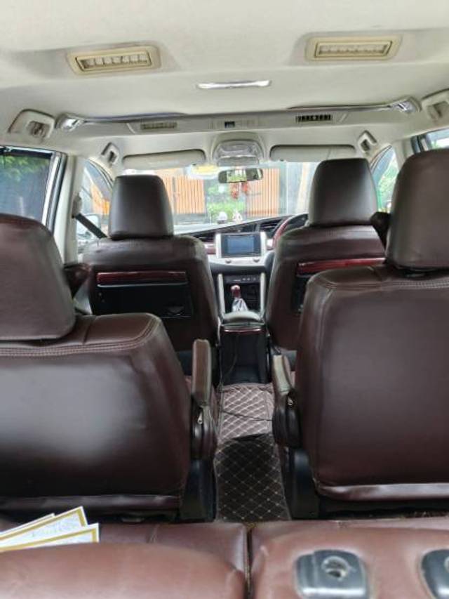 https://images10.gaadi.com/usedgaadi-sellcar/UsedCar/f5358a9aa/5f4d8d29-0573-44e4-9561-49feb7273c96.jpeg?imwidth=6401
