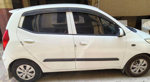 https://images10.gaadi.com/usedgaadi-sellcar/UsedCar/f535993ea/37a914b8-3551-45d4-8e9e-2b7aca71f449.jpg?imwidth=6401