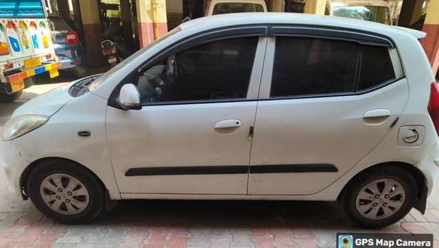 https://images10.gaadi.com/usedgaadi-sellcar/UsedCar/f535993ea/cd45d2cb-be93-427c-9c6b-0aa6f56d1a95.jpg?imwidth=6402