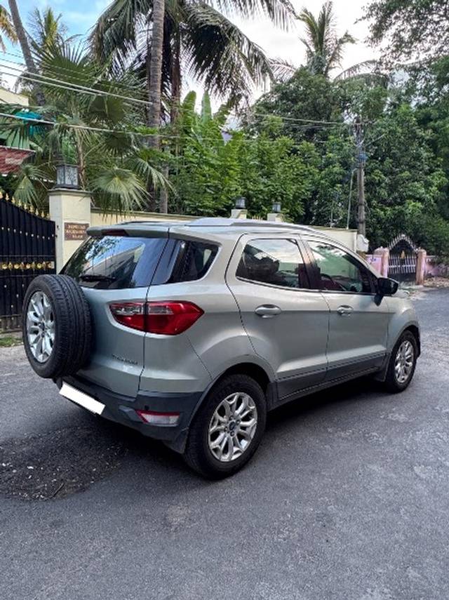 https://images10.gaadi.com/usedgaadi-sellcar/UsedCar/f535bc29a/a4ed6e81-27c7-469d-95cb-74f150ab717e.jpeg?imwidth=6401
