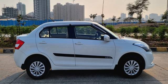 https://images10.gaadi.com/usedgaadi-sellcar/UsedCar/f535e6c1a/b457ba18-45f7-4857-8b13-5666dd3ebd87.jpeg?imwidth=6402