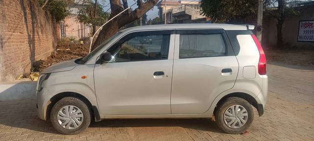 https://images10.gaadi.com/usedgaadi-sellcar/UsedCar/f535ed4ba/0cc47dac-8fa7-424b-8e42-c03dbd7231d7.jpg?imwidth=6401