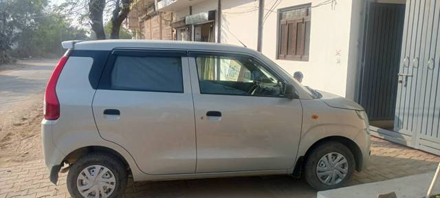 https://images10.gaadi.com/usedgaadi-sellcar/UsedCar/f535ed4ba/94bb33f8-908f-4a33-b607-521dc779f895.jpg?imwidth=6402