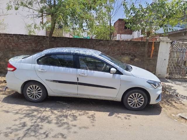 https://images10.gaadi.com/usedgaadi-sellcar/UsedCar/f536392ea/0a186e47-7b86-4be0-873d-b83b82534f23.jpg?imwidth=6401