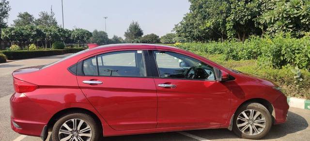 https://images10.gaadi.com/usedgaadi-sellcar/UsedCar/f537926aa/c476cfa7-77eb-4365-bf48-e178516ffa72.jpg?imwidth=6400