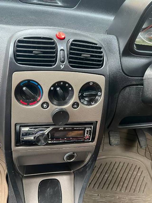 https://images10.gaadi.com/usedgaadi-sellcar/UsedCar/f537d845a/98caa9ec-91e6-49ed-b447-ac8d512d16cc.jpg?imwidth=6402