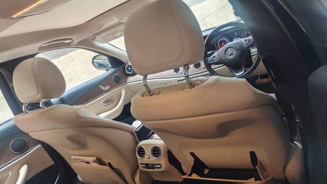 https://images10.gaadi.com/usedgaadi-sellcar/UsedCar/f537d924a/9fcbf353-2dcf-4193-a086-fd0634e5ab98.jpeg?imwidth=6402