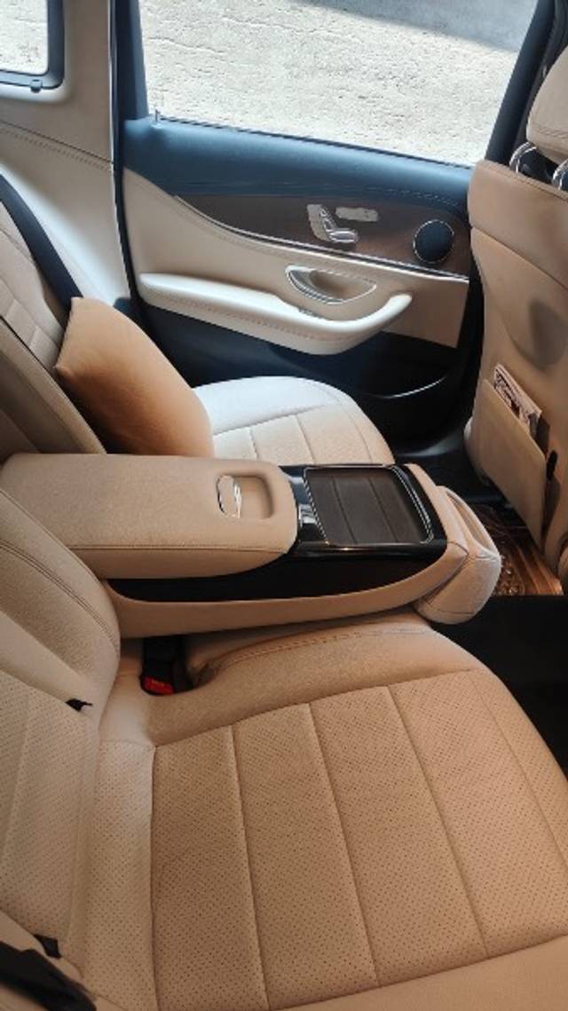 https://images10.gaadi.com/usedgaadi-sellcar/UsedCar/f537d924a/b5973624-062a-474d-a0e3-127d38f63268.jpeg?imwidth=6402