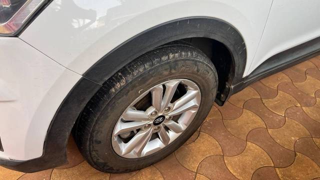 https://images10.gaadi.com/usedgaadi-sellcar/UsedCar/f537e3c0a/05fecc31-124f-4a9e-bcb5-0730d93c79f4.jpg?imwidth=6402