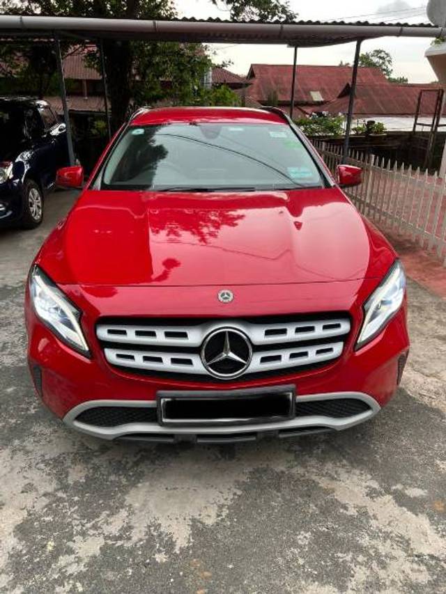 https://images10.gaadi.com/usedgaadi-sellcar/UsedCar/f537edbca/9c030b29-2327-42b2-b7a2-536635bb5bfa.jpeg?imwidth=6400