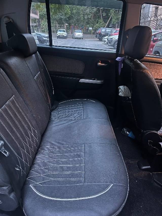 https://images10.gaadi.com/usedgaadi-sellcar/UsedCar/f5380f63a/5a2d31e7-86ef-41b9-ad70-d99da181fd9d.jpeg?imwidth=6402