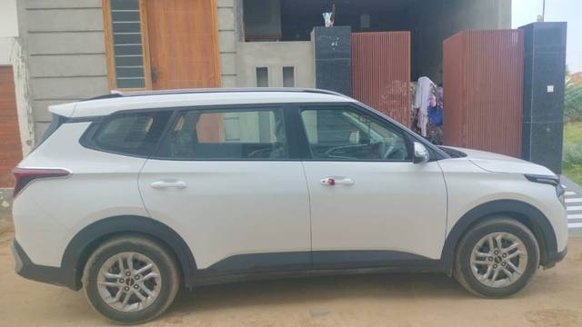 https://images10.gaadi.com/usedgaadi-sellcar/UsedCar/f5382b5fa/fc40d1e4-d5a7-420d-9b98-5df72ddbf84e.jpg?imwidth=6401
