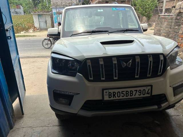 https://images10.gaadi.com/usedgaadi-sellcar/UsedCar/f538449da/32aae019-7c6a-4ef8-8284-bfe25aa21f38.jpg?imwidth=6400