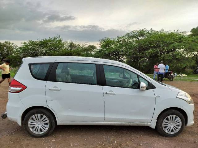 https://images10.gaadi.com/usedgaadi-sellcar/UsedCar/f538a2b8a/28136264-17c0-4a50-85d8-aef997df0881.jpg?imwidth=6401