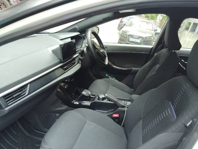 https://images10.gaadi.com/usedgaadi-sellcar/UsedCar/f53936b7a/2e7dadf2-dbac-43ce-b766-4e5f63398105.jpg?imwidth=6401
